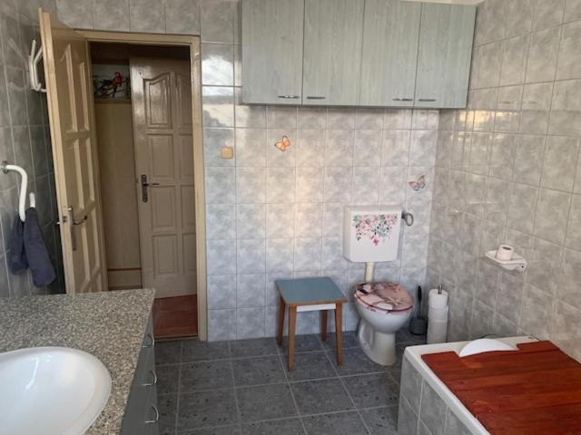 Érd - Csendes, kényelmes családi ház Apartamento Exterior foto
