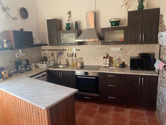 Érd - Csendes, kényelmes családi ház Apartamento Exterior foto