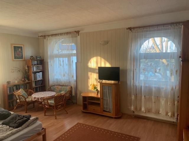 Érd - Csendes, kényelmes családi ház Apartamento Exterior foto